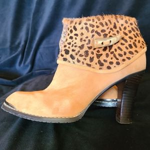 Ankle booties animal print